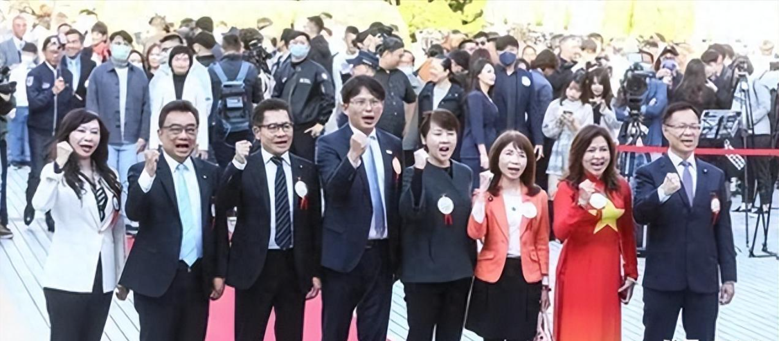 开云官网-民众党团大换血，新任总召竟是统派？黄国昌表态，郑丽文布局稳了